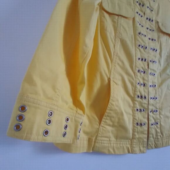 Tria |  Yellow jacket with grommet detail, 3/4 sleeve,pockets - Picture 5 of 7
